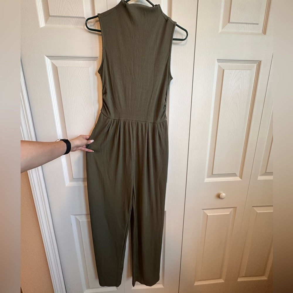 NWT Sleeveless Olive Green Jumpsuit - Picture 2 of 5
